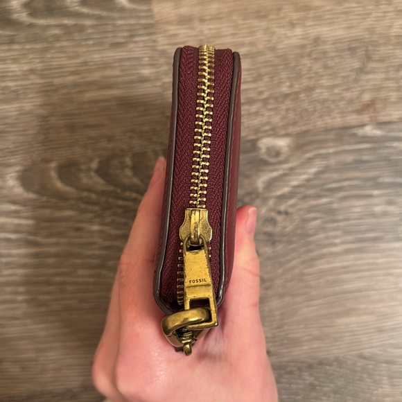 Fossil wallet with Wristlet - Picture 2 of 4